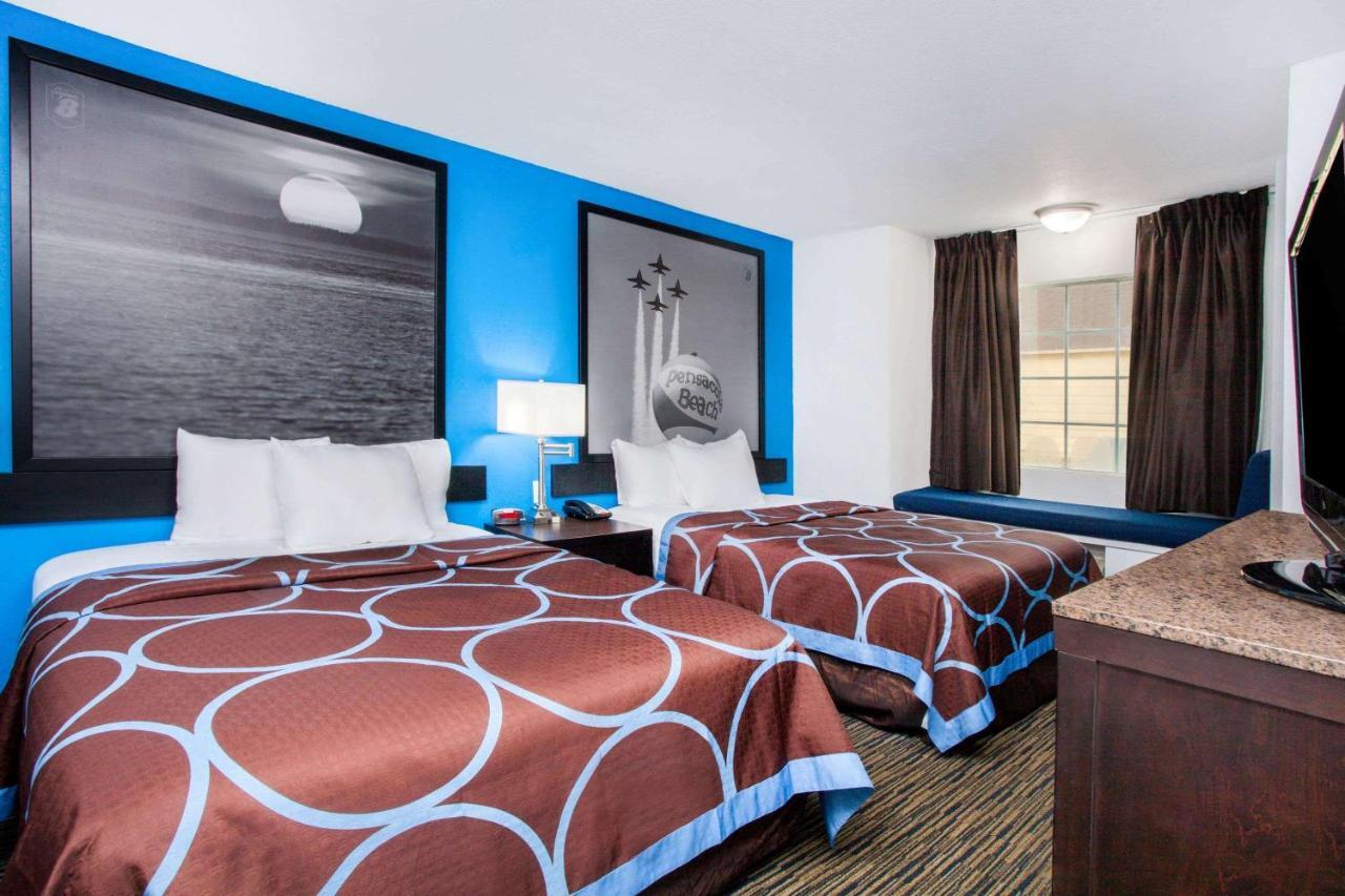 Super 8 by Wyndham Pensacola Hotel Bagian luar foto